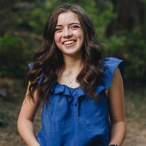 Meet your Posher, Adrianne